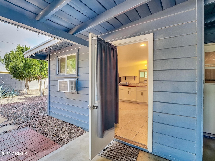 826 E Butler Dr unit A, Phoenix, AZ 85020 - photo 1