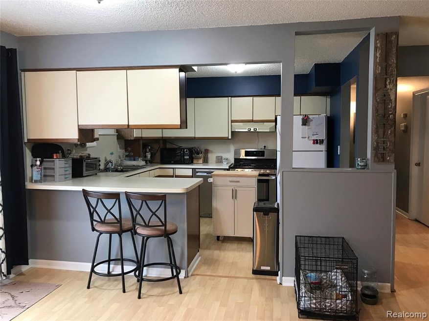 7780 Willow Rd, West Bloomfield, MI 48324 - photo 1