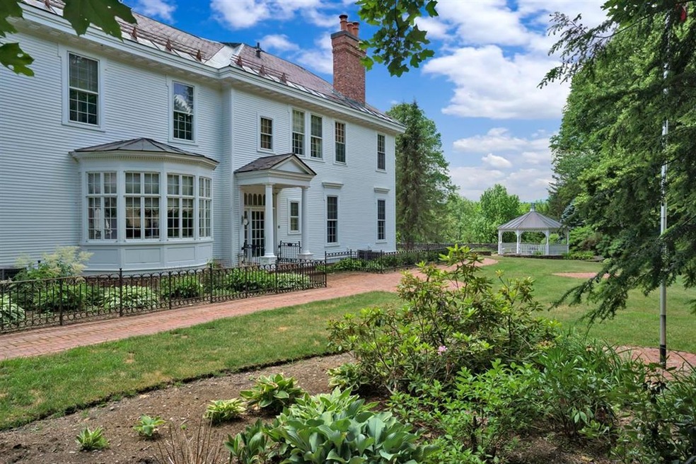 94 Taber Hill Rd, Stowe, VT 05672 - photo 1