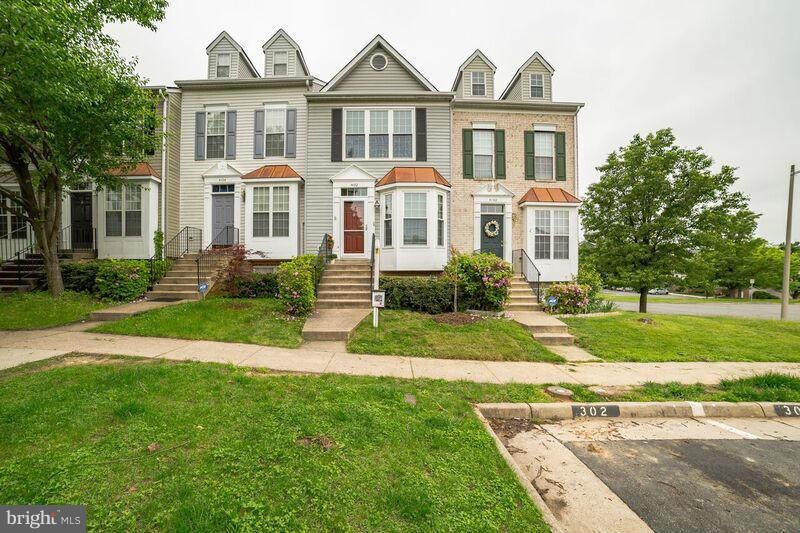 4102 Ashmere Cir, Dumfries, VA 22025 - photo 1