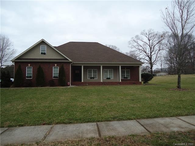 301 Macon Dr, Statesville, NC 28625 - photo 1