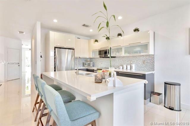 10831 NW 75th St, Doral, FL 33178 - photo 1