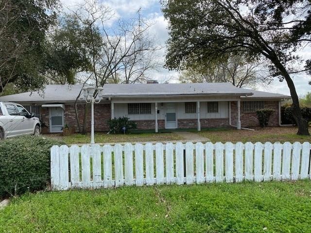 1101 Waterworks Rd, Corsicana, TX 75110 - photo 1