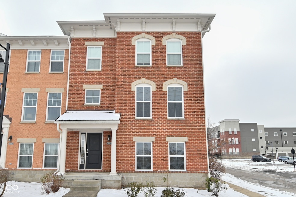 6301 Schooler Dr, Whitestown, IN 46075 - photo 1