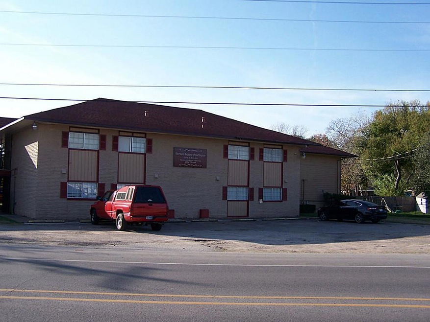 2200 S Gordon St unit 9, Alvin, TX 77511 - photo 1