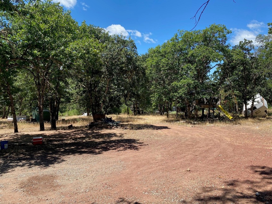 11400 Blackwell Rd, Central Point, OR 97502 - photo 1