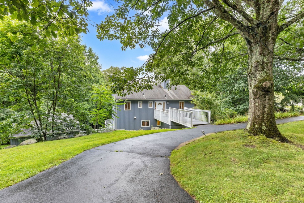 15 Craig Ct, Stamford, CT 06903 - photo 1