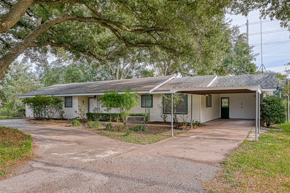 203 College St, East Bernard, TX 77435 - photo 1