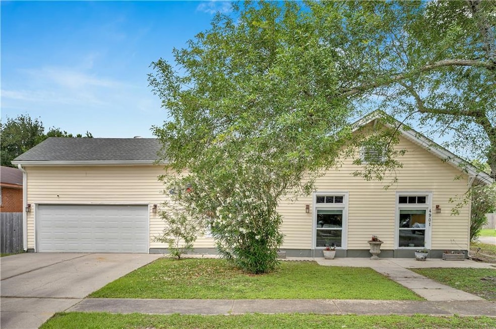 4901 Eastern St, New Orleans, LA 70122 - photo 1