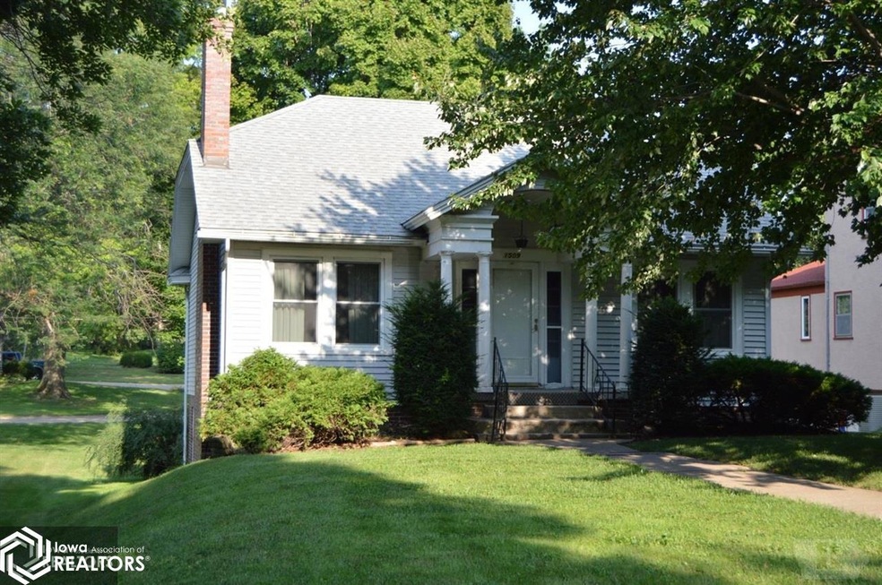 1509 S Elm St, Shenandoah, IA 51601 - photo 1