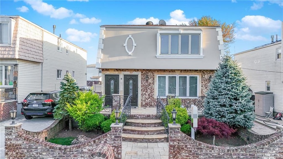 Sold $1,230,000 • Co-Listing Agent