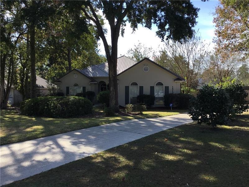 Beautiful home on a quite cul-de-sac in the heart 