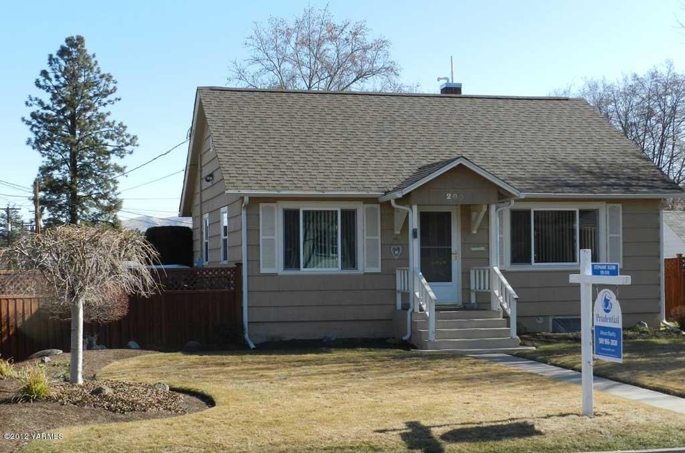 203 North 3rd Street, Selah