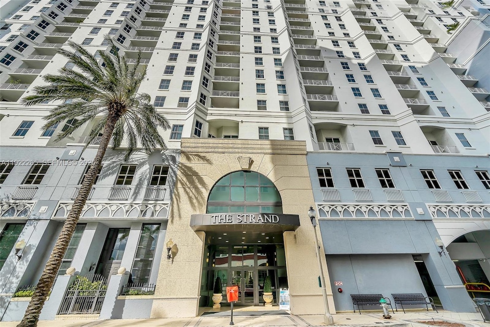 255 Evernia St unit 1421, West Palm Beach, FL 33401 - photo 1