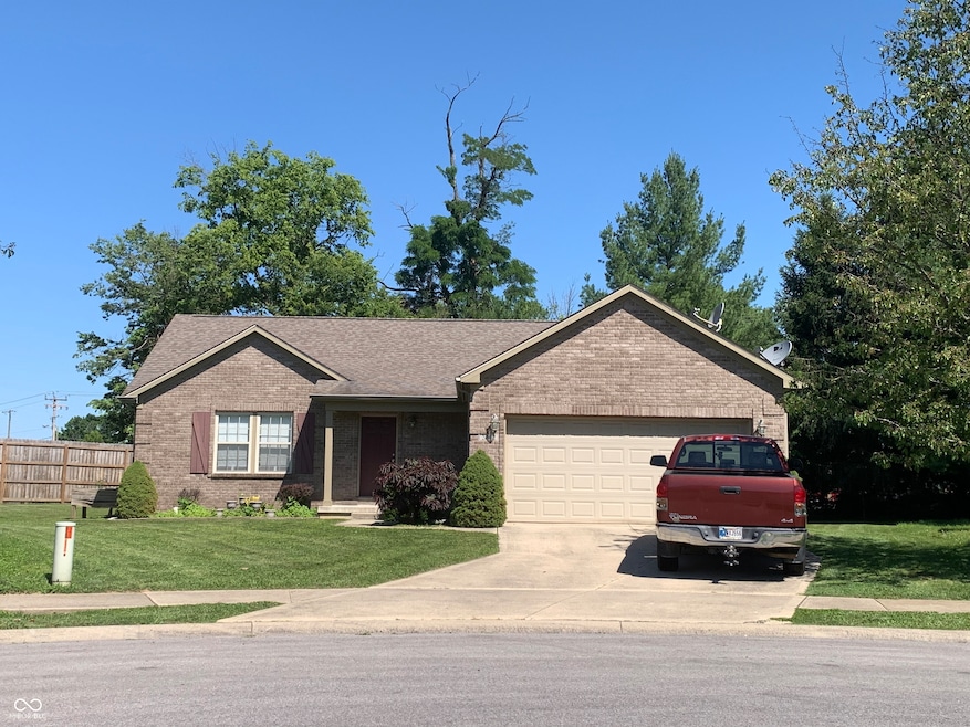 2342 Mcclennan Ct N, Columbus, IN 47203 - photo 1