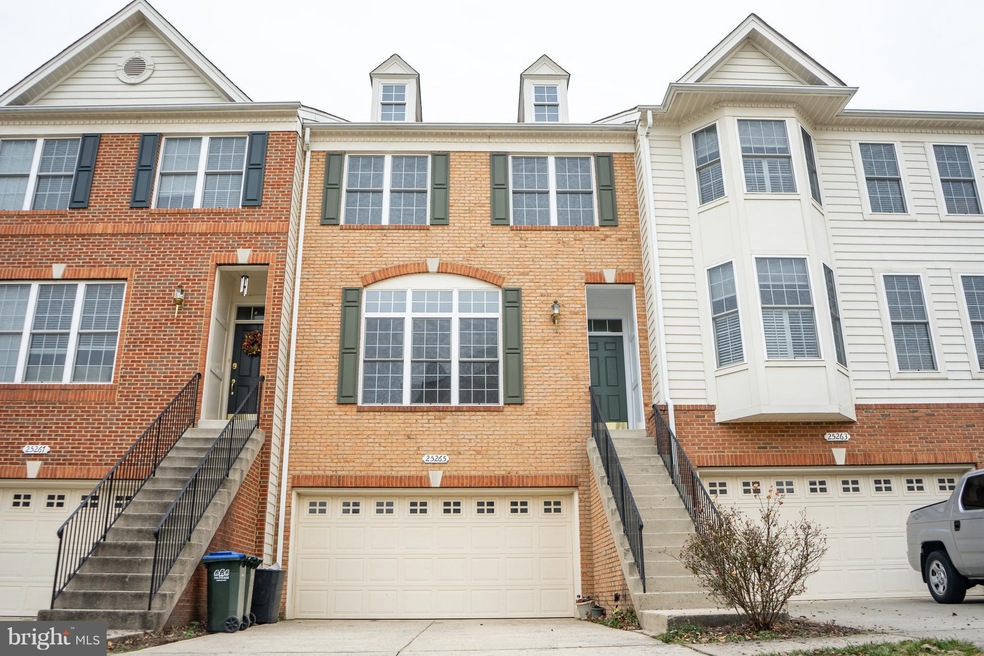 25265 Nesting Square, Chantilly, VA 20152 - photo 1