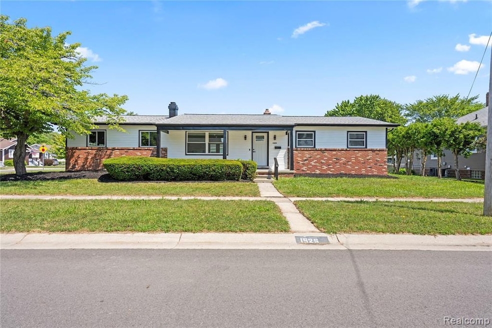 1525 Wells St, Port Huron, MI 48060 - photo 1