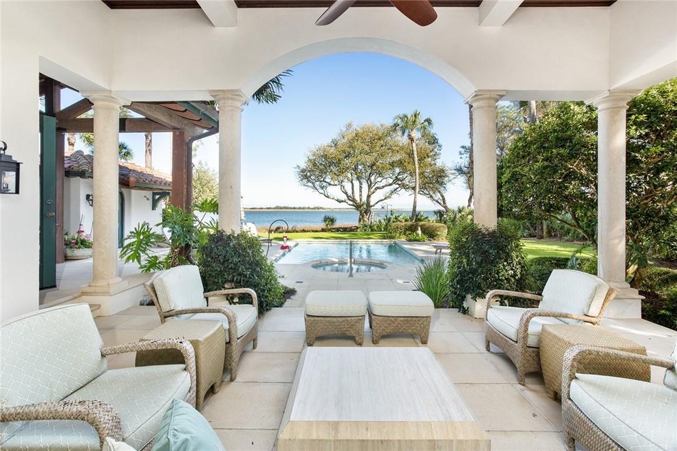Covered Outdoor Sitting area