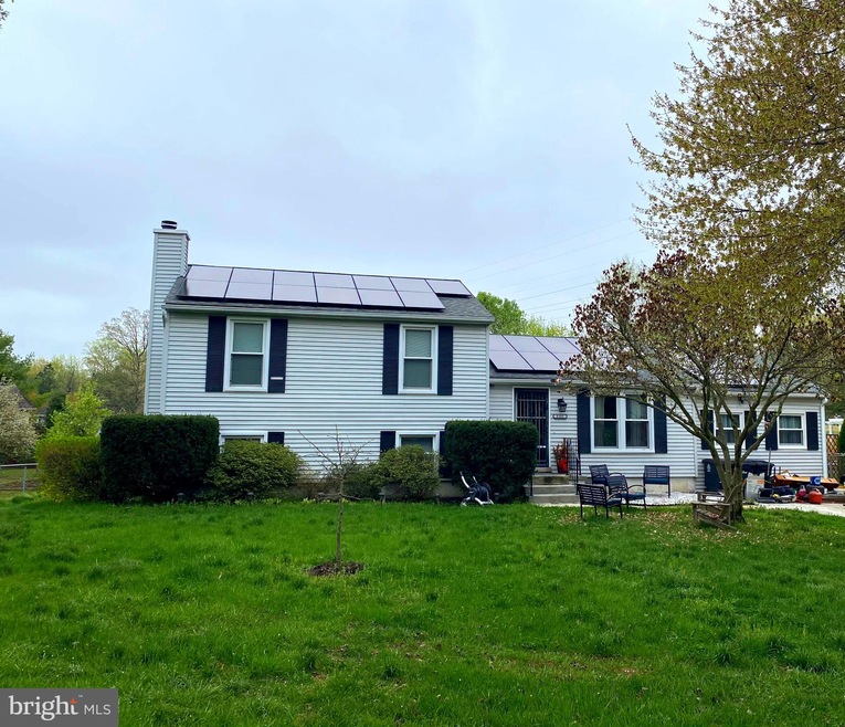 8205 Joshua Ct, Laurel, MD 20708 - photo 1