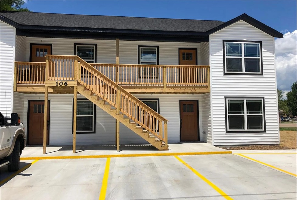 106 W Thurman St, Prairie Grove, AR 72753 - photo 1