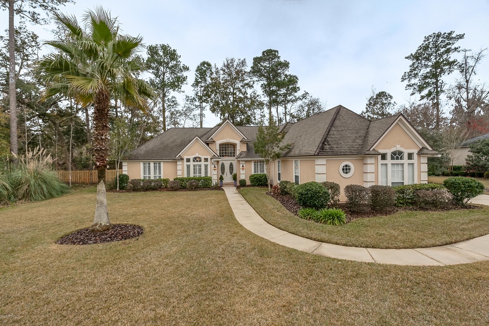 01 House Front