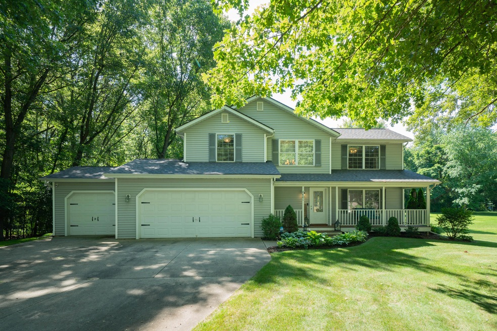 8601_Hathaway_Road_01