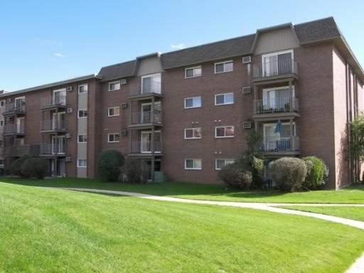 4500 Beau Monde Dr unit 400, Lisle, IL 60532 - photo 1