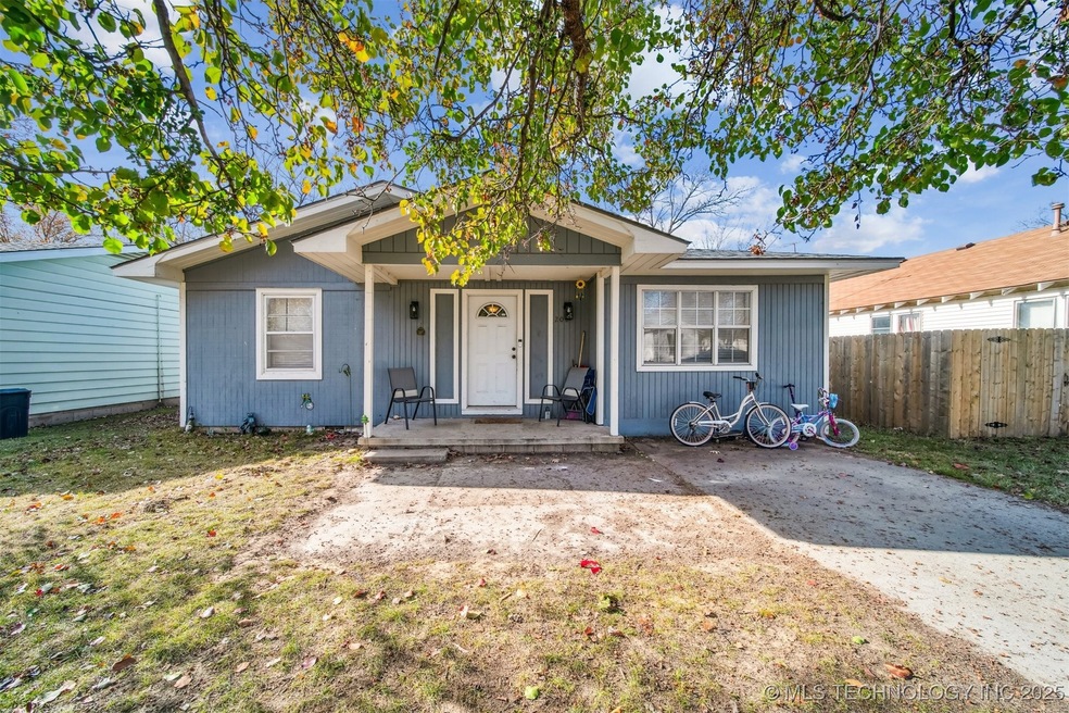 202 S Ora St, Pryor, OK 74361 - photo 1