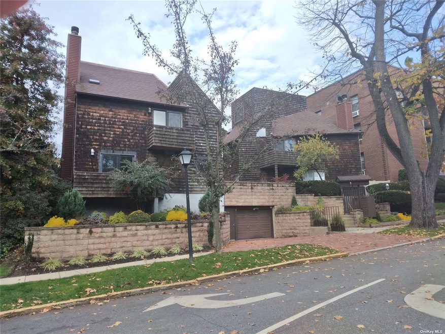 7 Hill Park Ave unit H, Great Neck, NY 11021 - photo 1