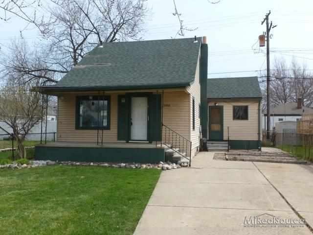 25208 Dale St, Roseville, MI 48066 - photo 1