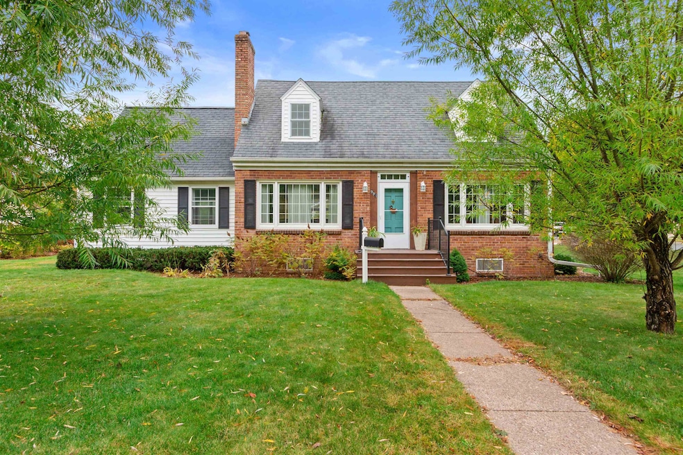 For Sale $284,900 • Co-Listing Agent