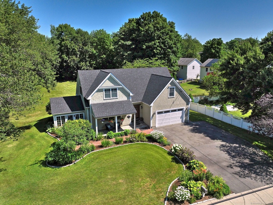 154 Walnut St, Milford, CT 06461 - photo 1