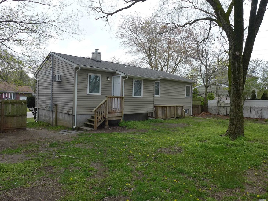 2904 Heather Ave, Medford, NY 11763 - photo 1