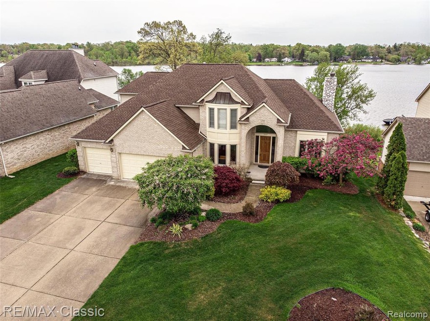 2067 Cliffside Drive, Wixom