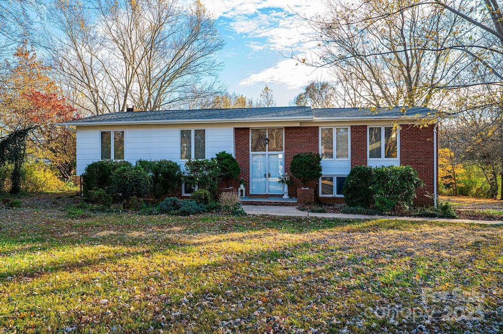 357 Birch Circle Dr, Hudson, NC 28638 - photo 1