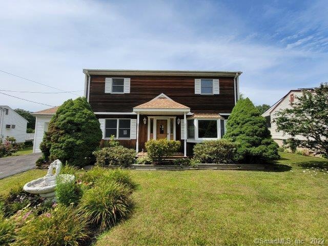 8 Dellwood Dr, Waterbury, CT 06708 - photo 1