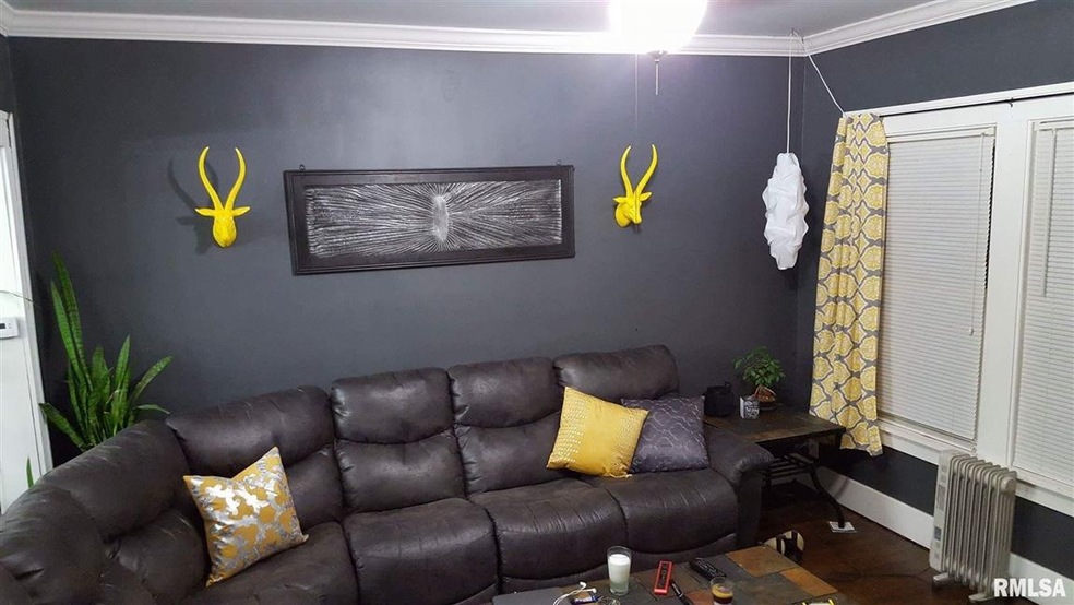 1215 W 14th St, Davenport, IA 52804 - photo 1