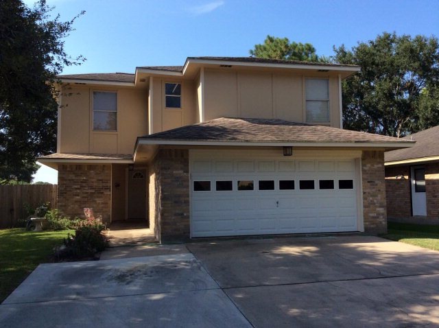 2601 La Mesa St, Bay City, TX 77414 - photo 1