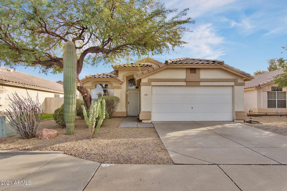 831 E Orchid Ln, Chandler, AZ 85225 - photo 1