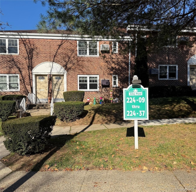 22411 Kingsbury Ave unit A, Oakland Gardens, NY 11364 - photo 1