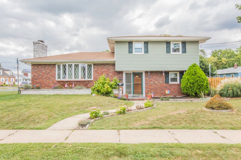 343 N 10th Ave, Manville, NJ 08835 - photo 1