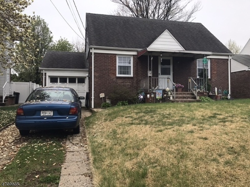 70 Hillman Dr, Elmwood Park, NJ 07407 - photo 1