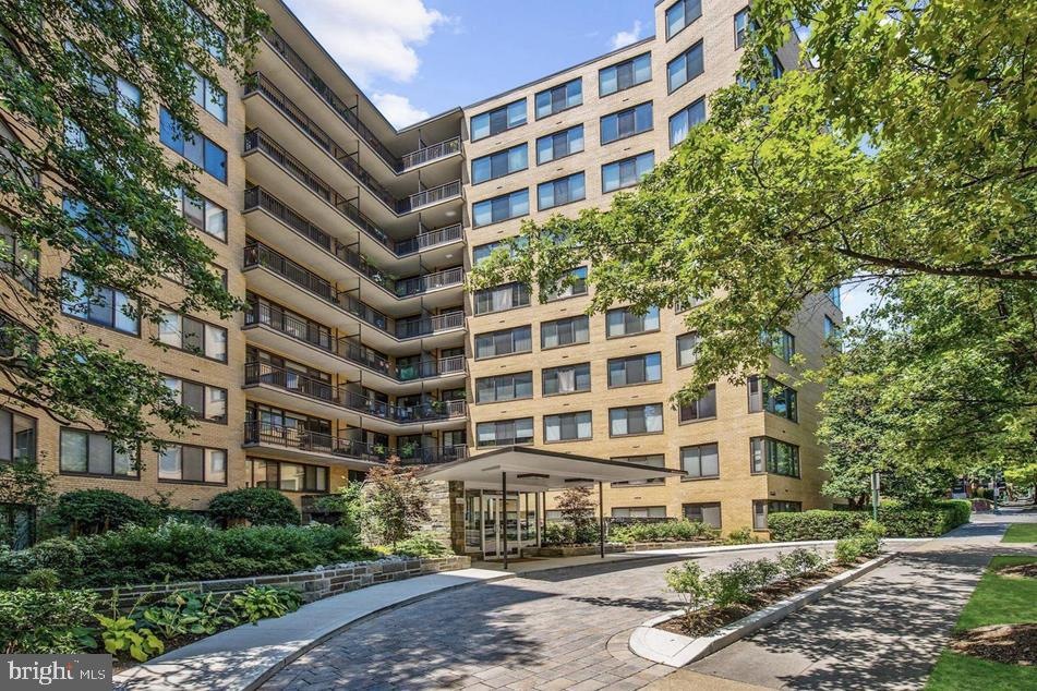 Essex unit 312, Washington, DC 20008 - photo 1