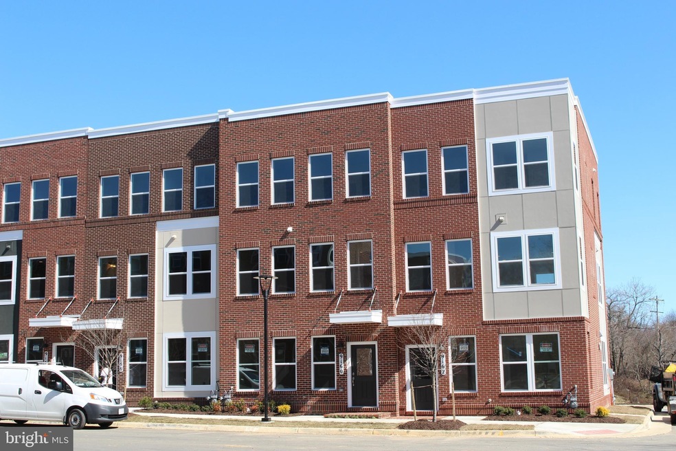 9162 Snowden Ashford Rd, Lorton, VA 22079 - photo 1