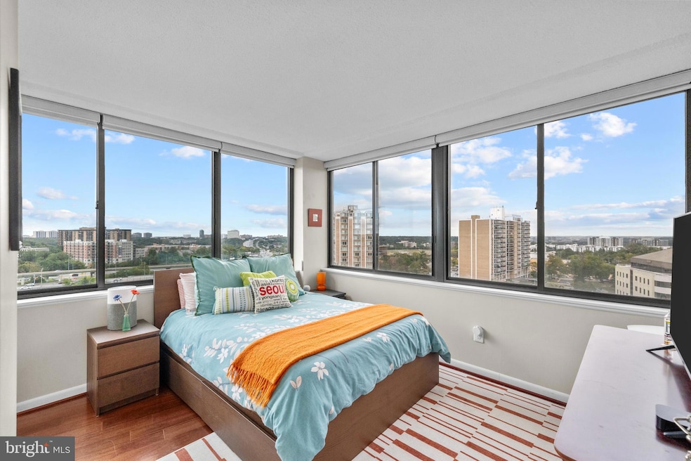 The Olympus unit 1517AND 1515, Alexandria, VA 22304 - photo 1