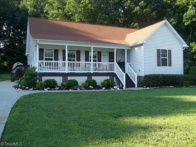 804 Carowood Dr, Asheboro, NC 27205 - photo 1