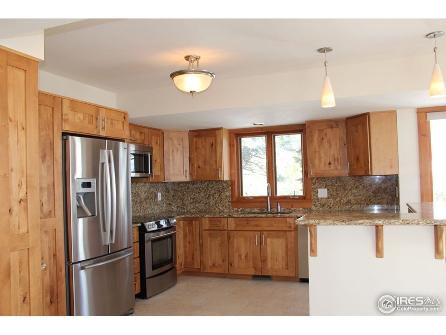 Open Kitchen & Floorplan