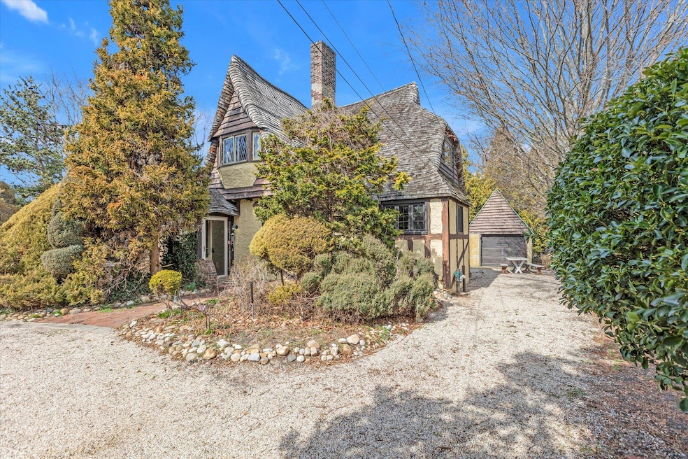 29 Orowoc Dr, Islip, NY 11751 - photo 1