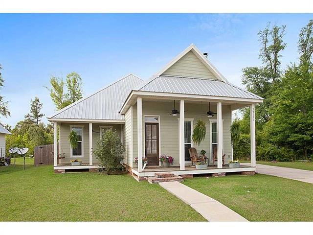 Photo. GORGEOUS HOME WITH HARDY PLANK ON A SLAB