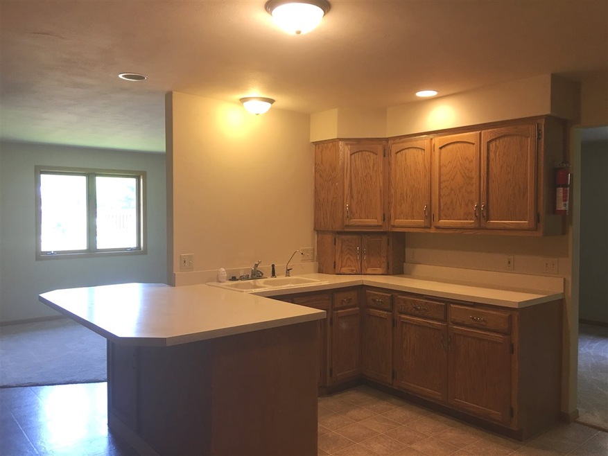 1635 W Homestead Dr, Appleton, WI 54914 - photo 1